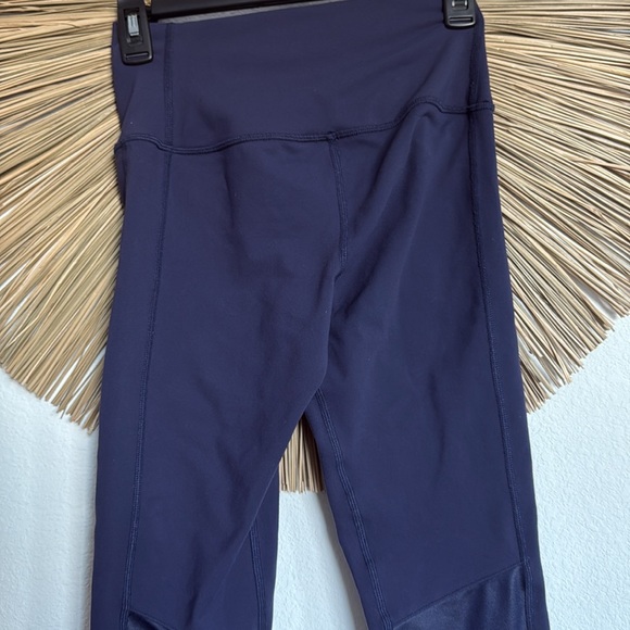 ALO Yoga Blue Moto-Style Leggings with Ribbed Panels - Picture 14 of 14